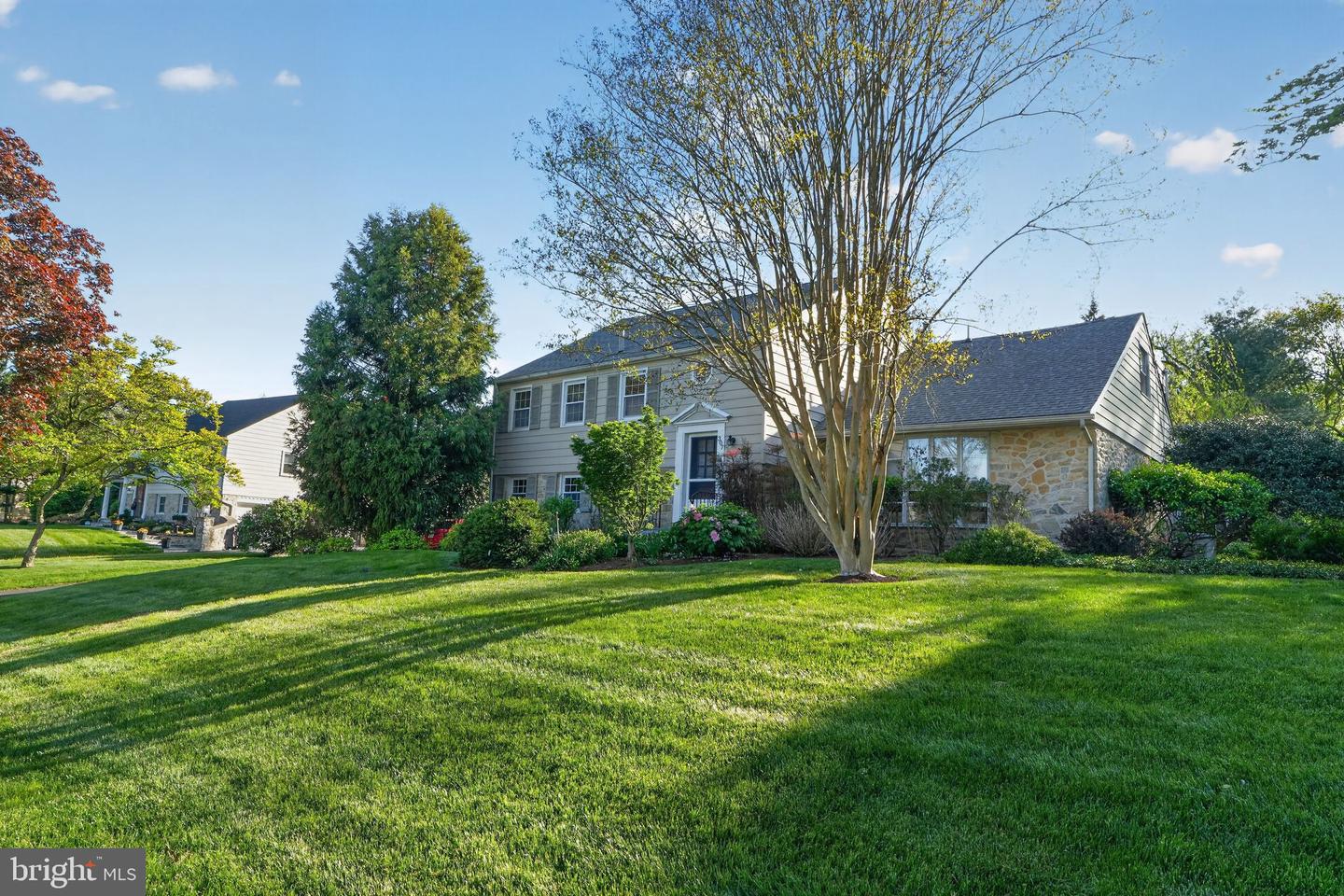 307 Colonial Drive, Wallingford