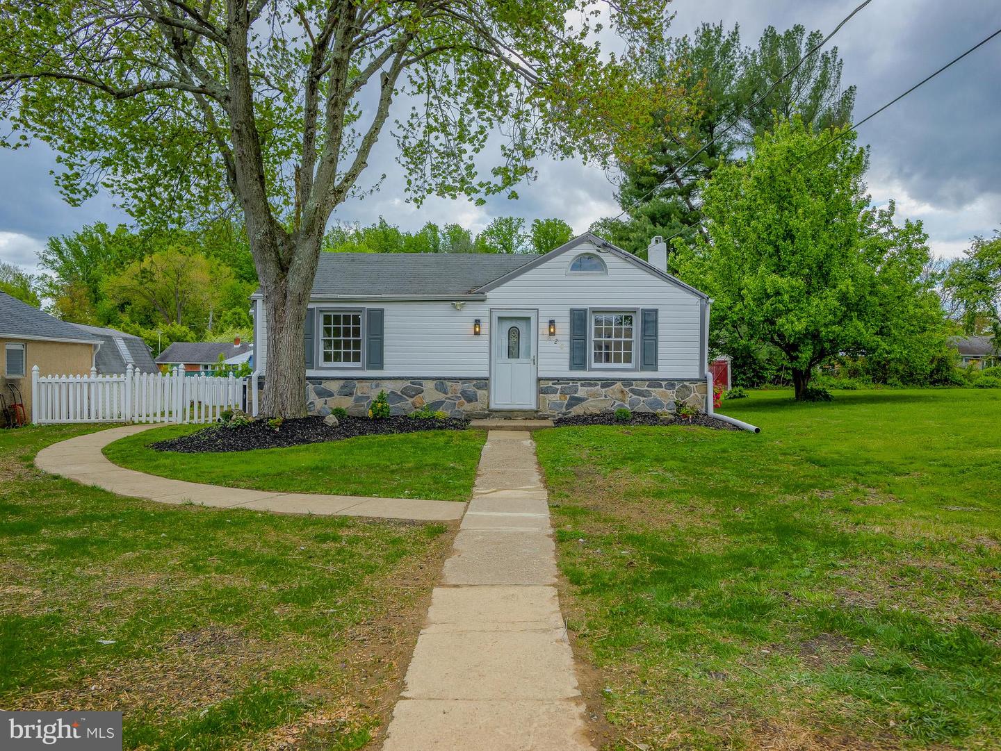 4828 Greenwood Street, Brookhaven