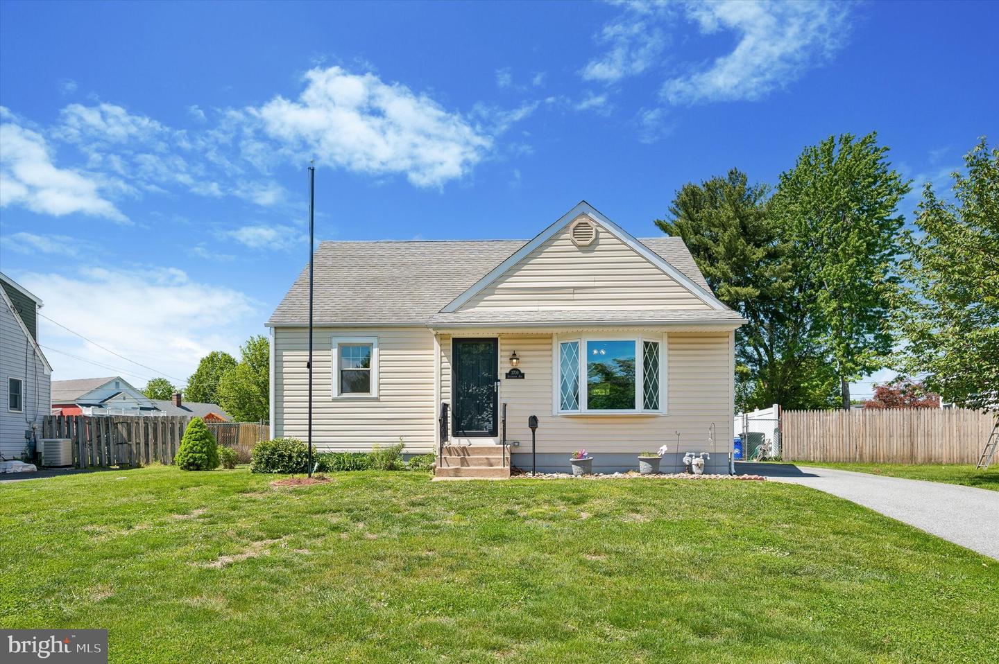 3709 Arlington Avenue, Brookhaven