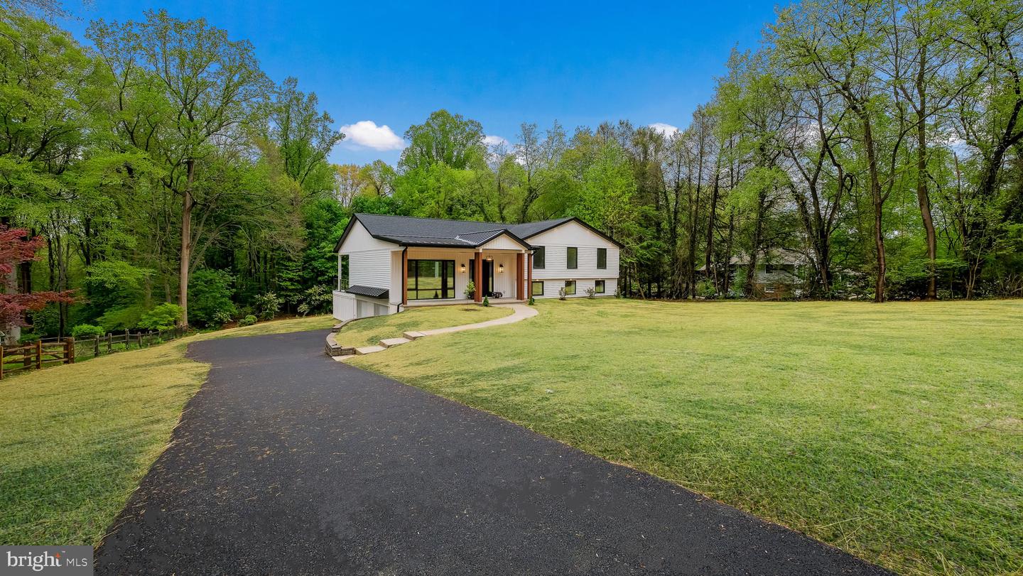 25 Arrowhead Trail, Media