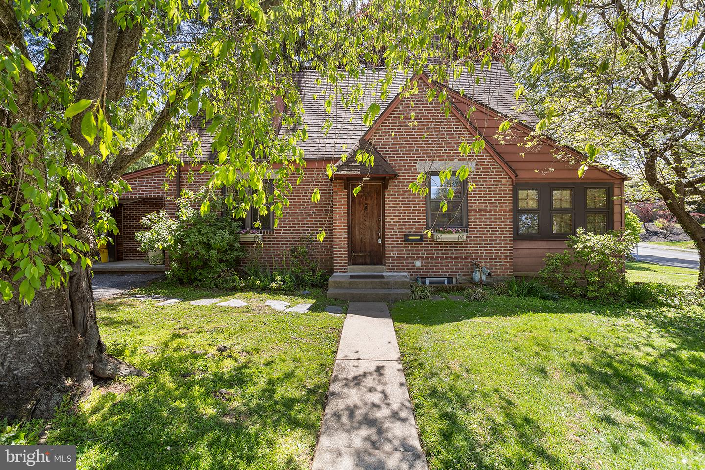 217 E Thomson Avenue, Springfield