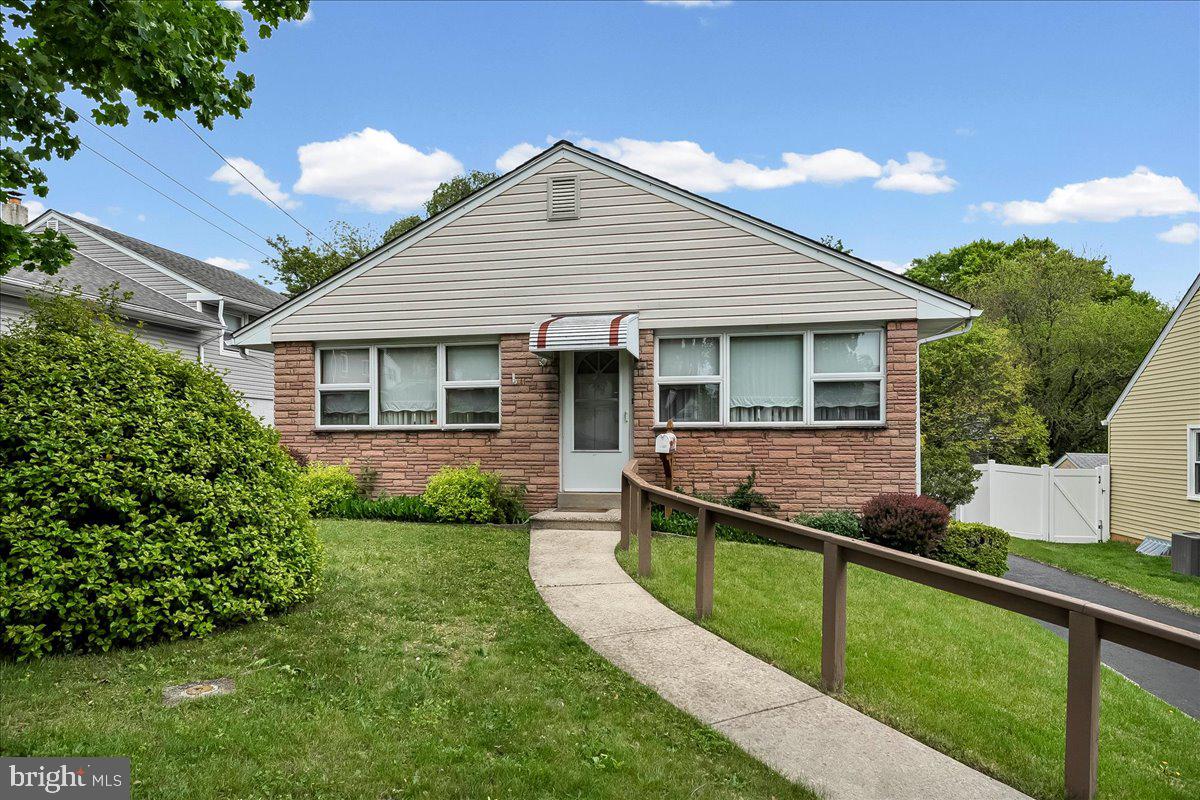 327 Ashland Avenue, Secane