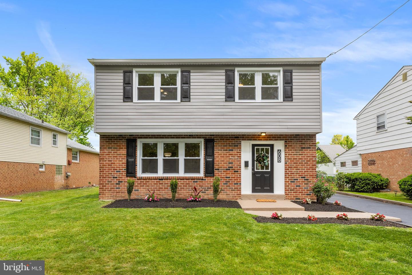 608 Hutchinson Terrace, Holmes