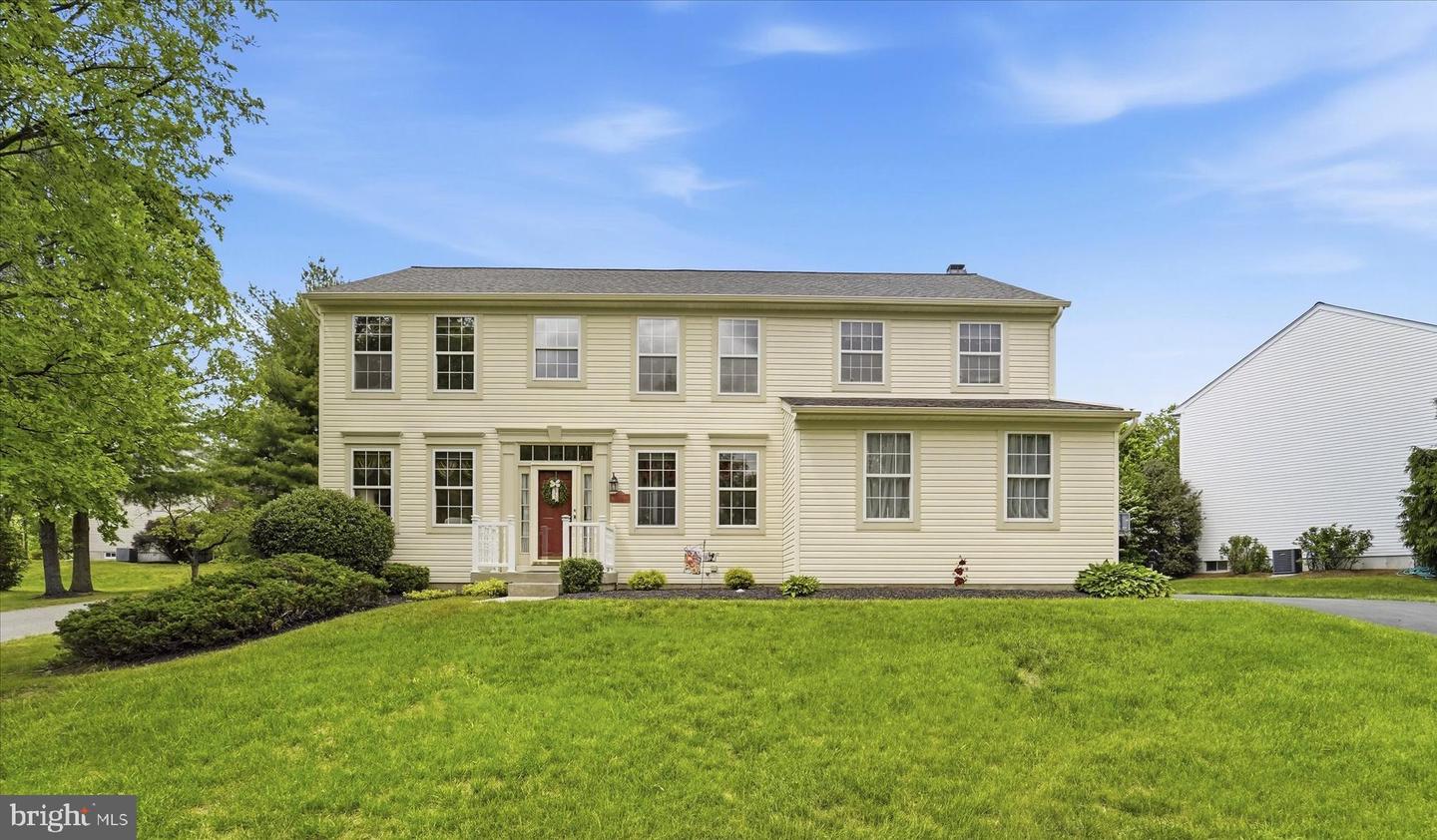 713 Iris Lane