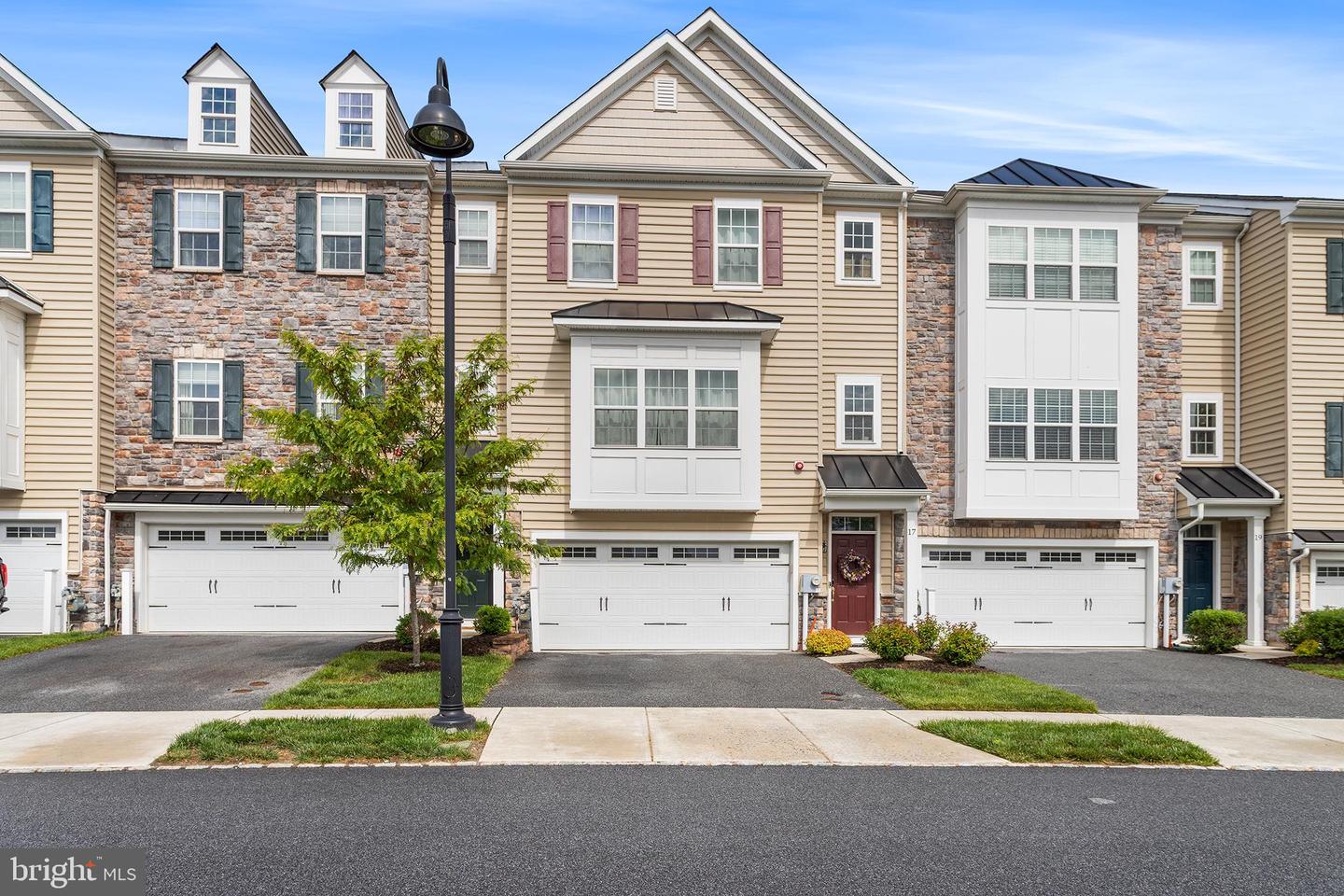 17 Skylar Circle, Media