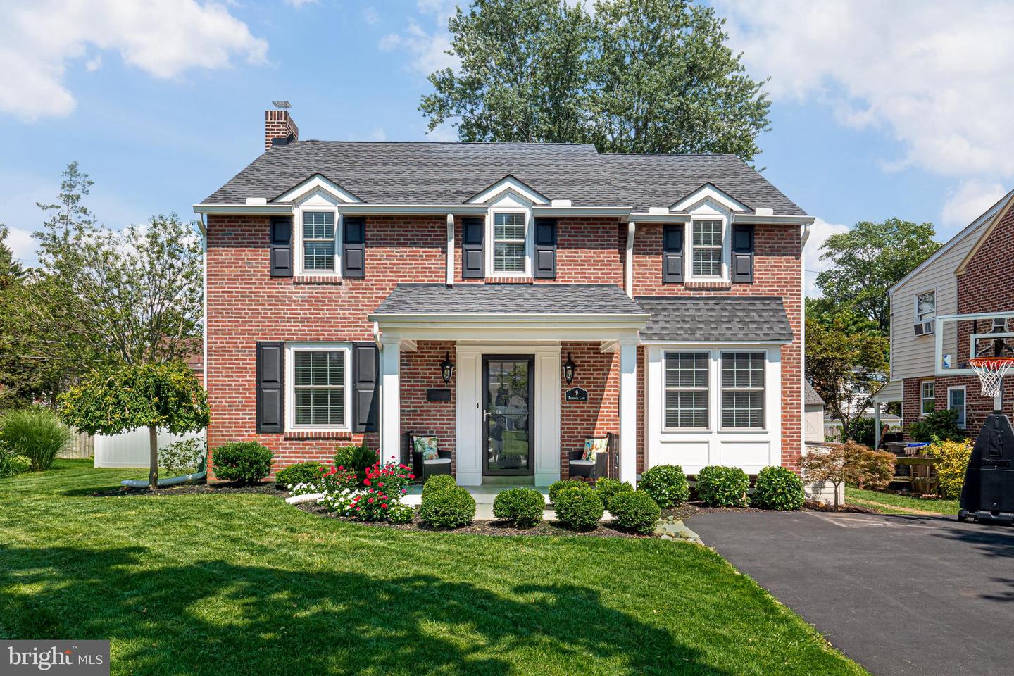 9 Pickwick Ln