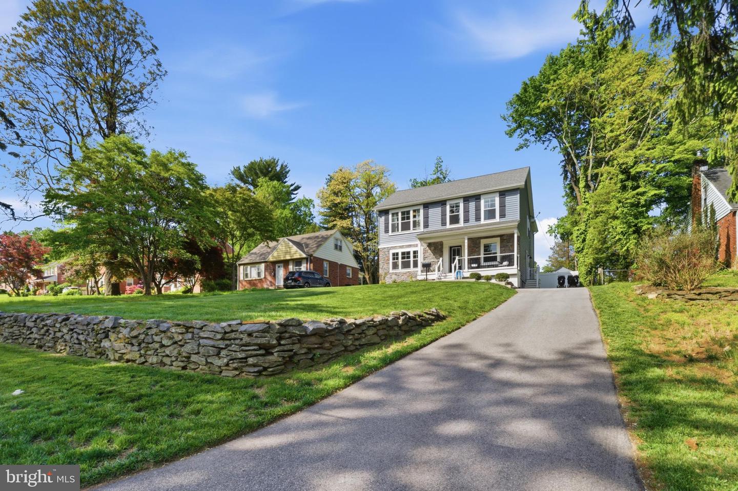 732 Oak Way, Havertown