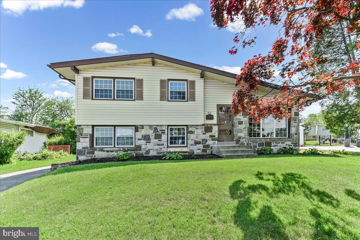 410 Lyndhurst Drive, Broomall