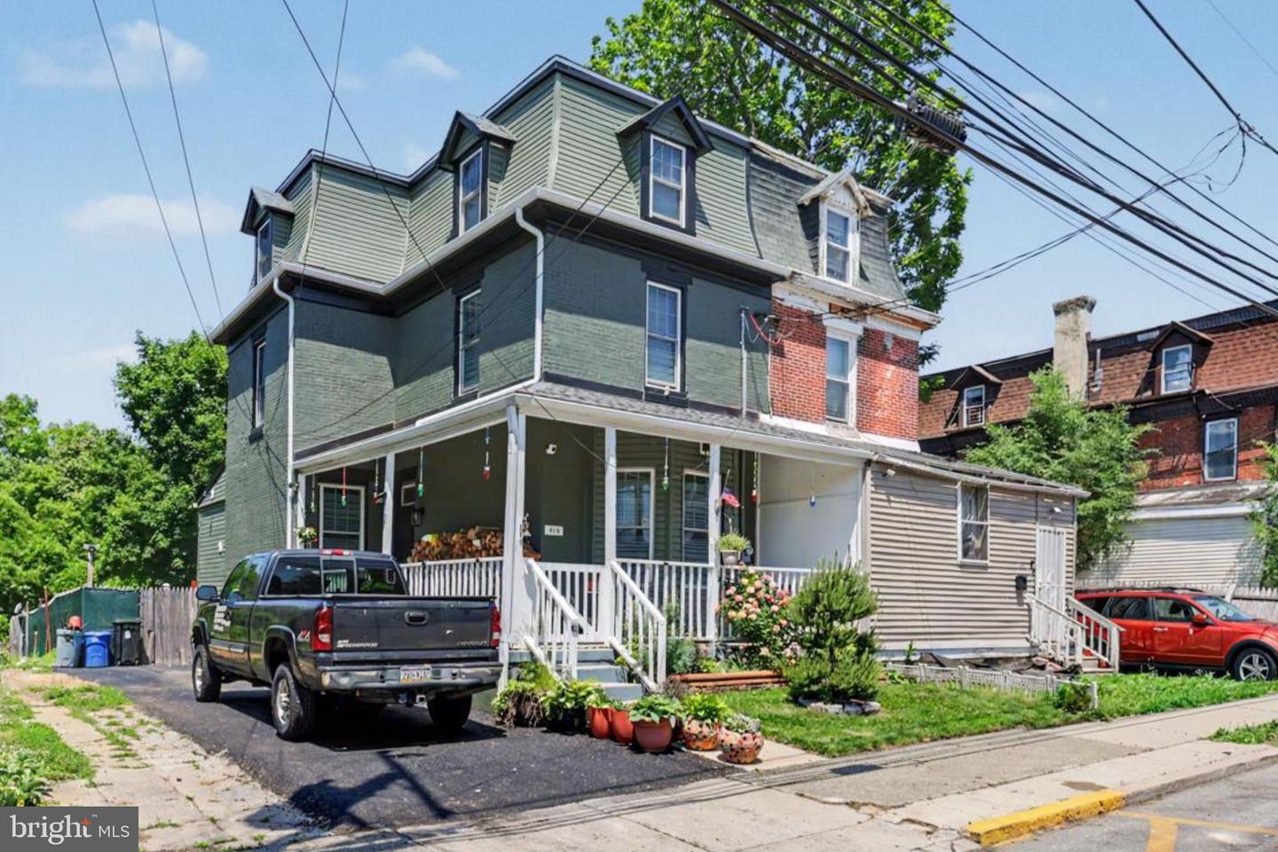 410 S 7th St