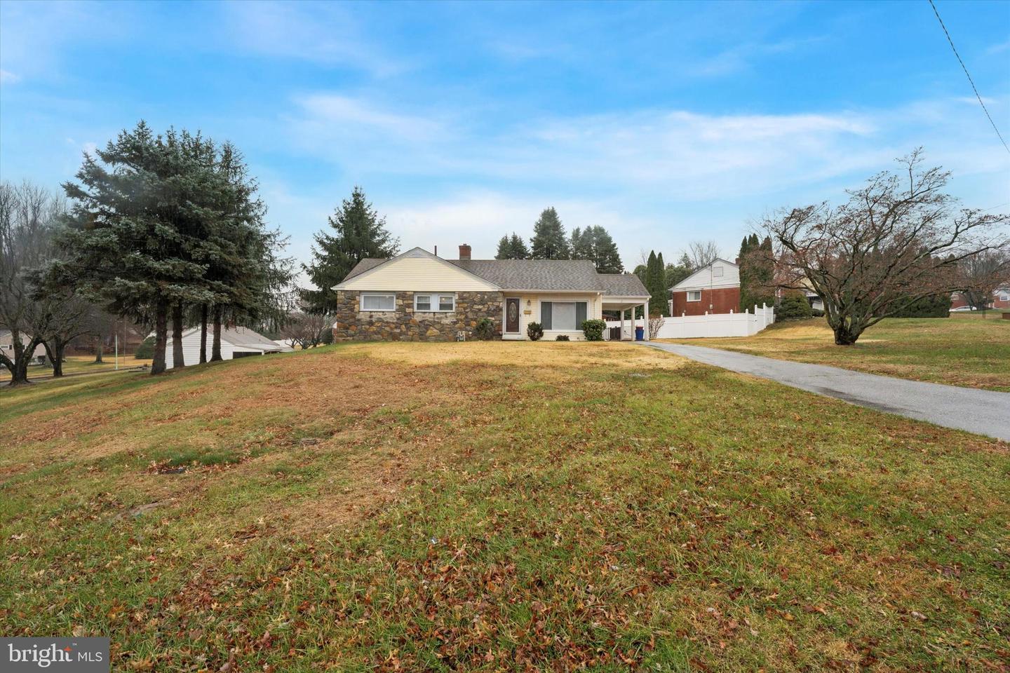 301 S New Ardmore Avenue