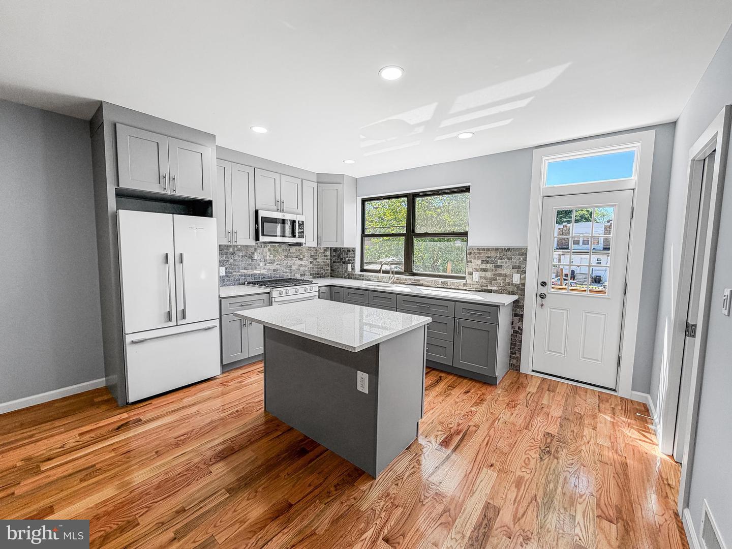 419 E 12th Street