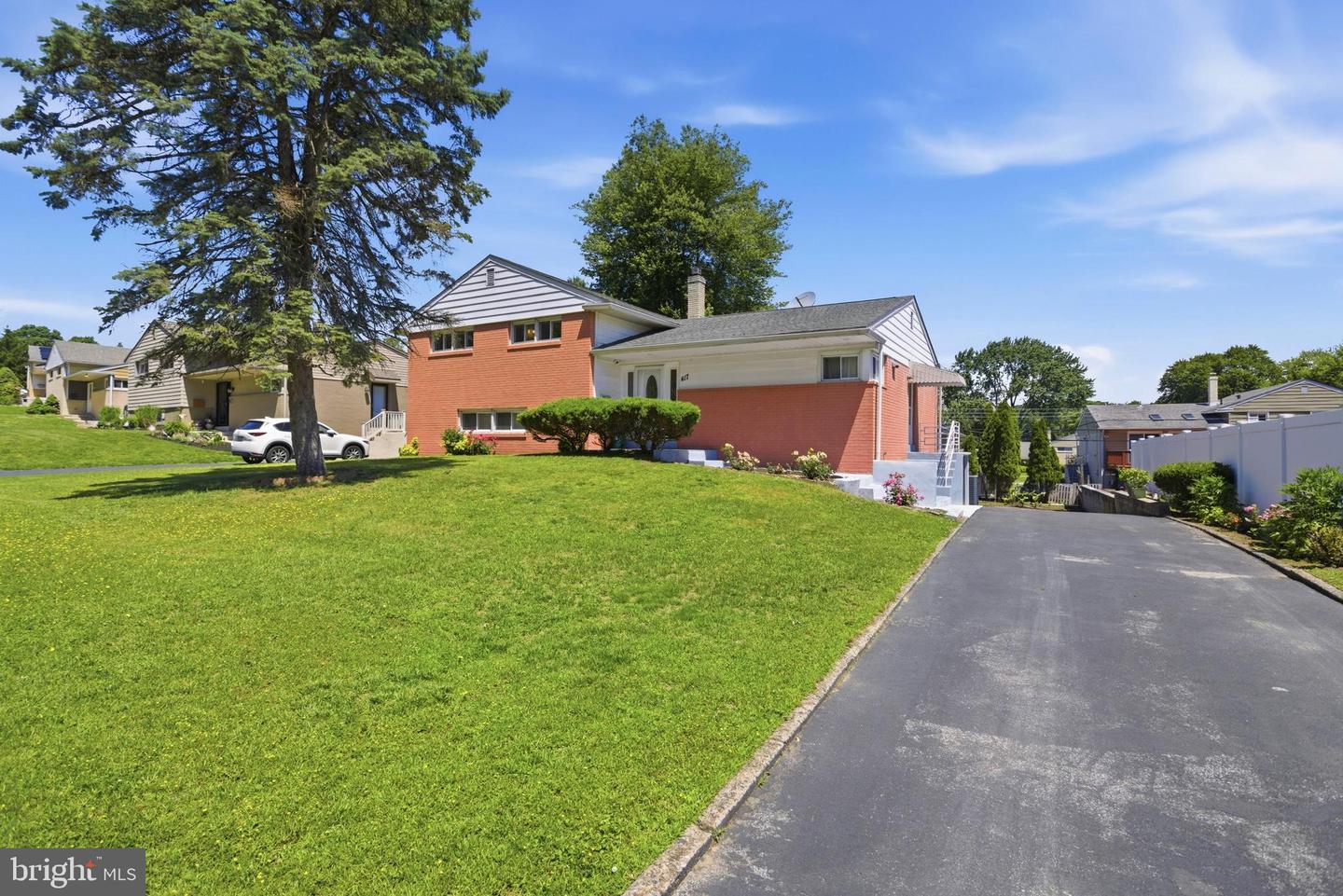 417 Foster Drive, Springfield