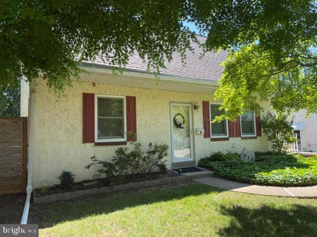 331 E Woodlyn Circle