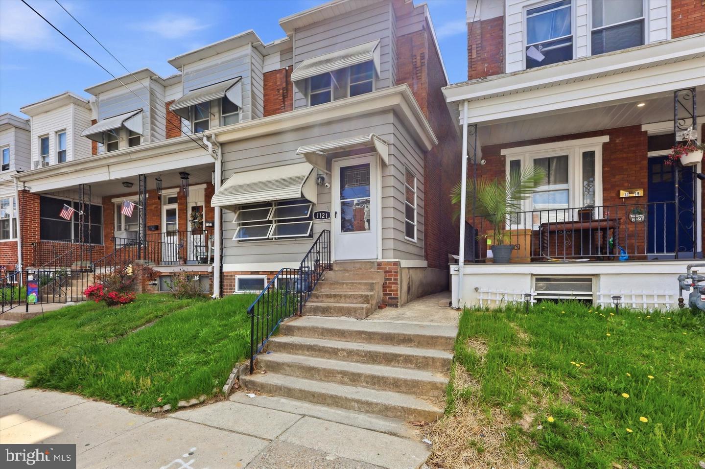 1121 E 11th Street