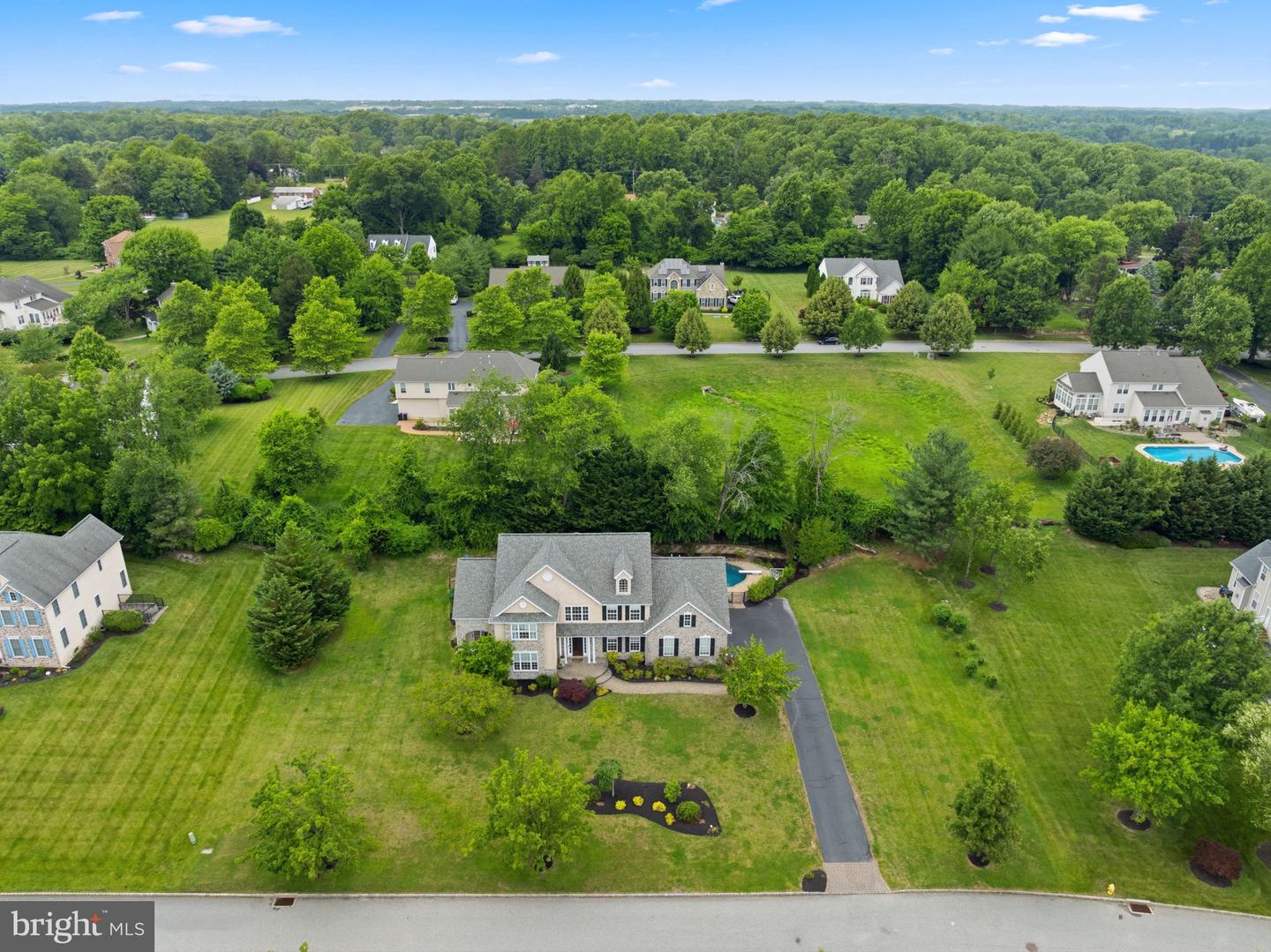 3219 Greystone