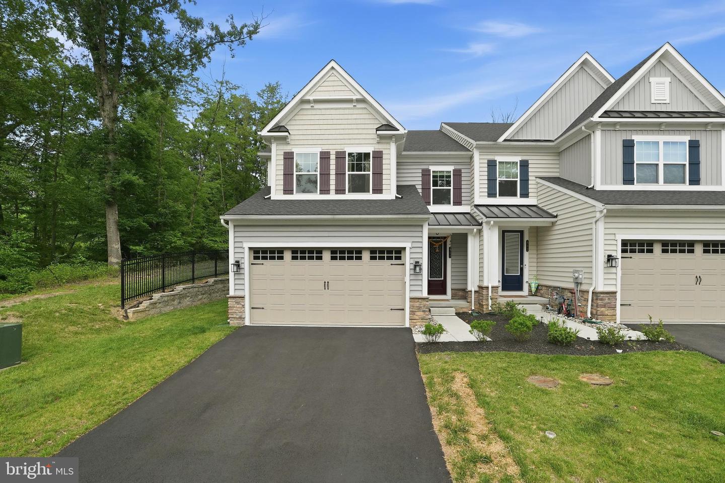 411 W Ponds Edge Drive