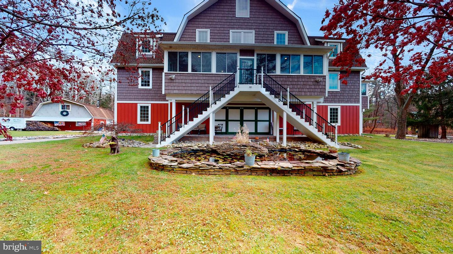 901 Crum Creek Rd