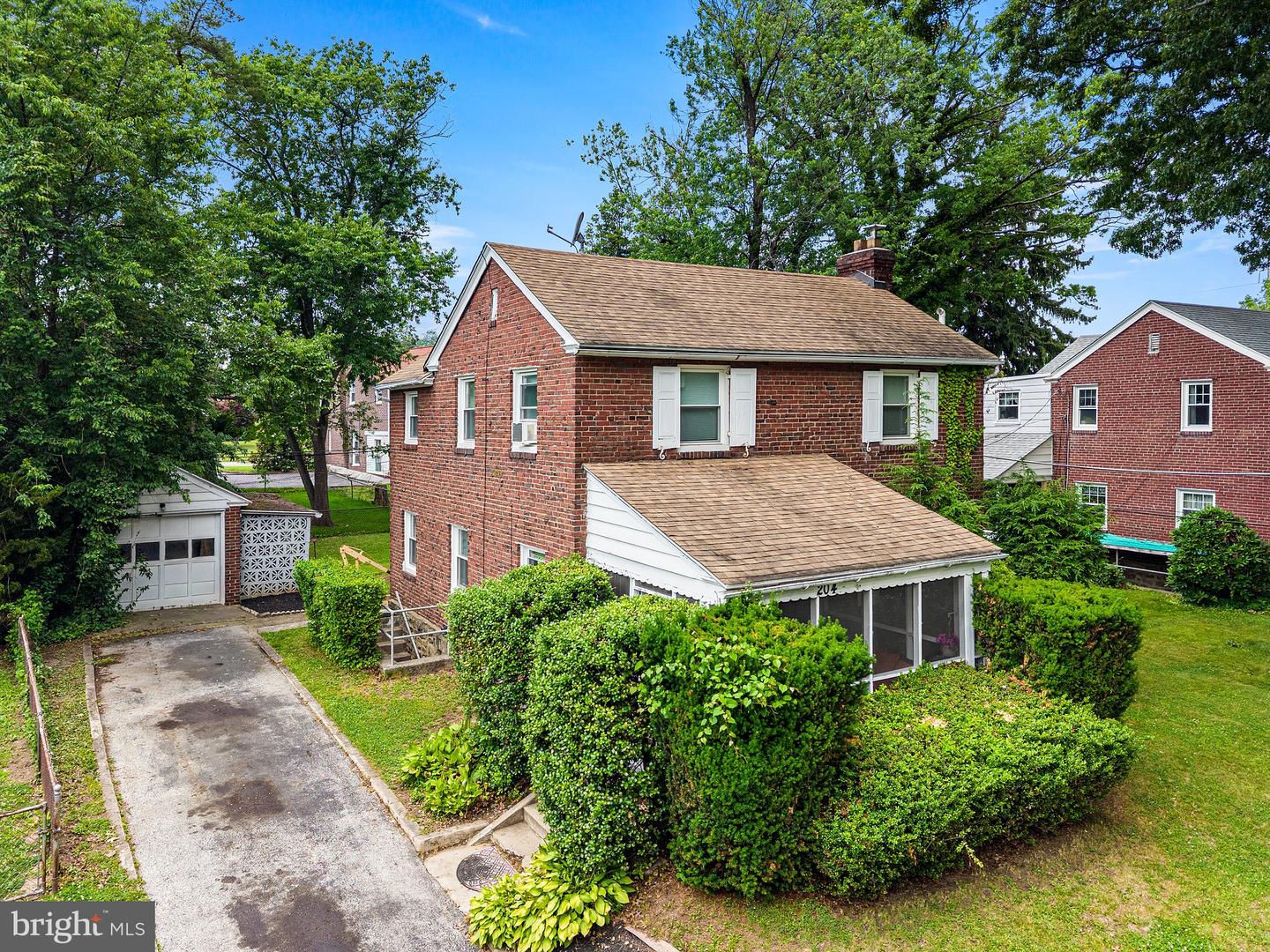 204 N Woodlawn Avenue