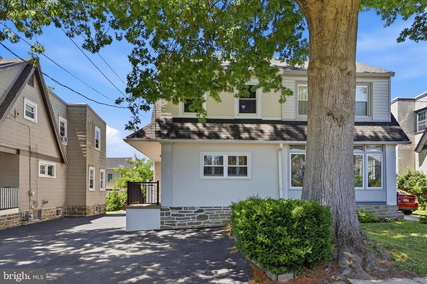 736 Oak View Road