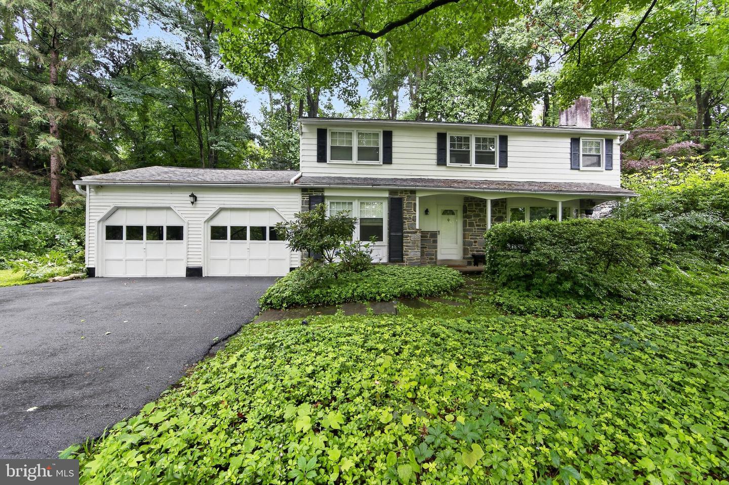 37 N Longpoint Lane