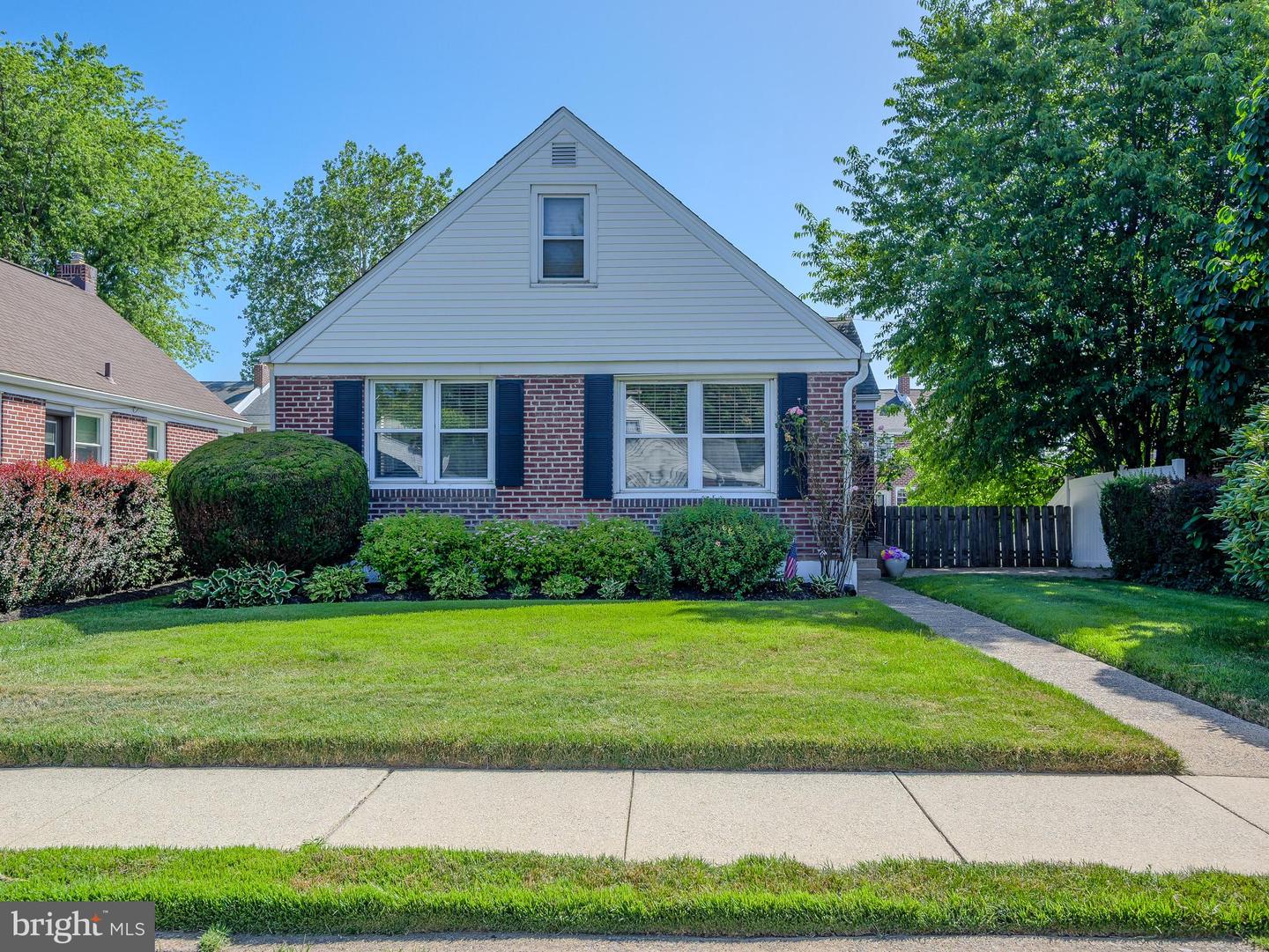 1109 Old Lane