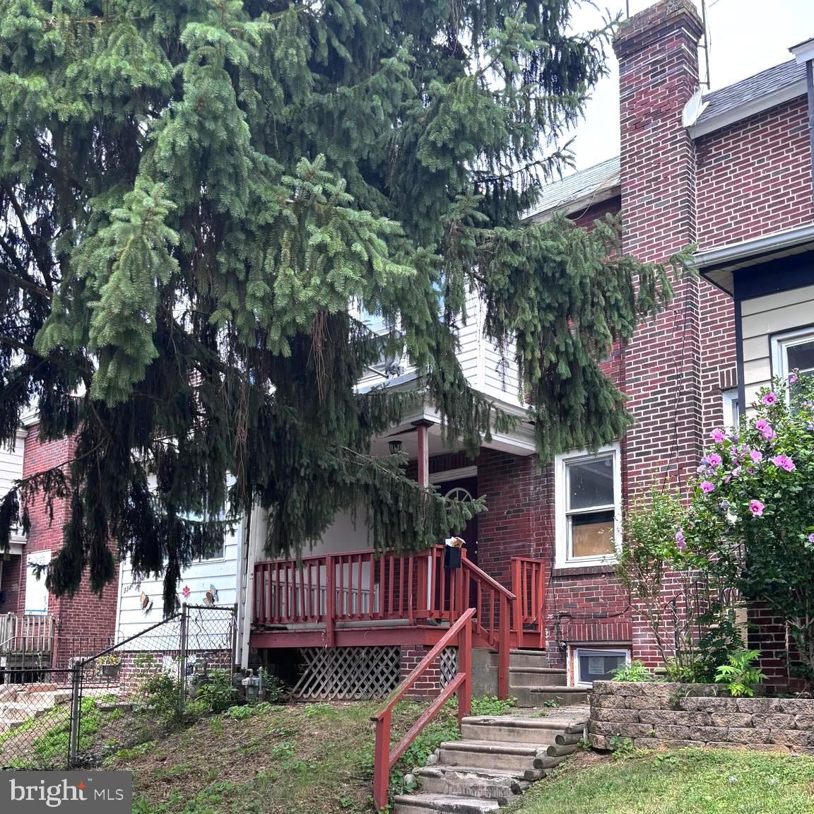 332 W 15th Street