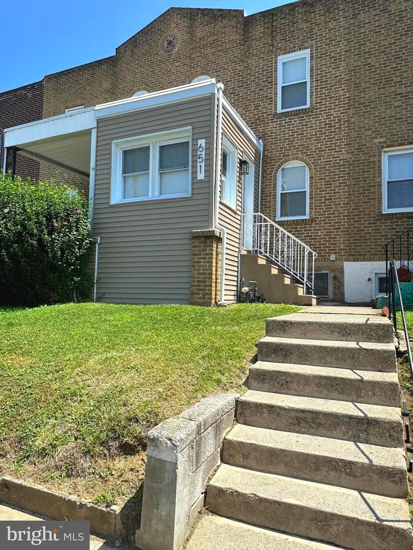651 Copley Rd
