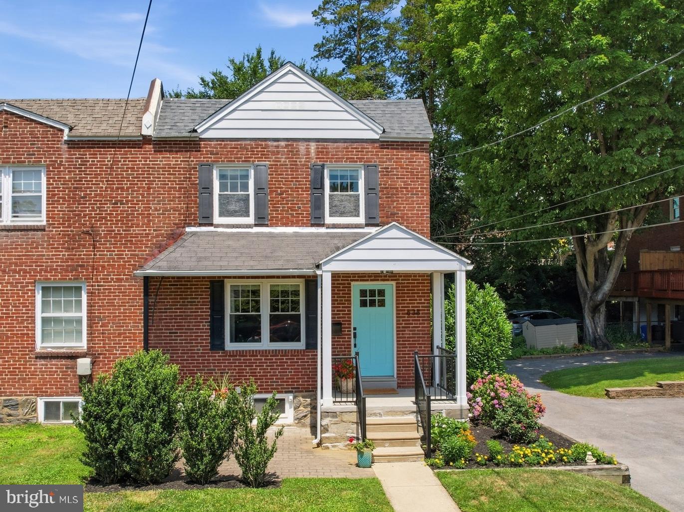 638 Georges Lane