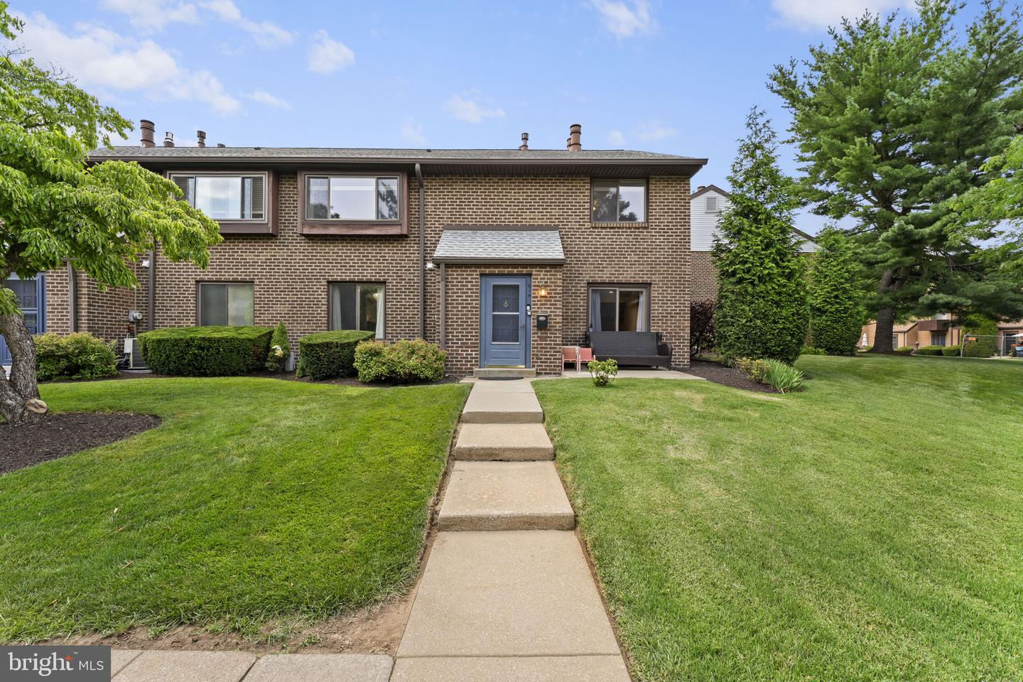 700 Ardmore Avenue #614