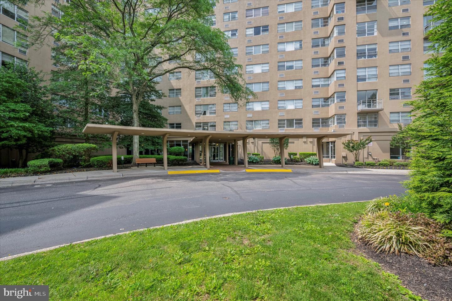 1030 E Lancaster Avenue #614