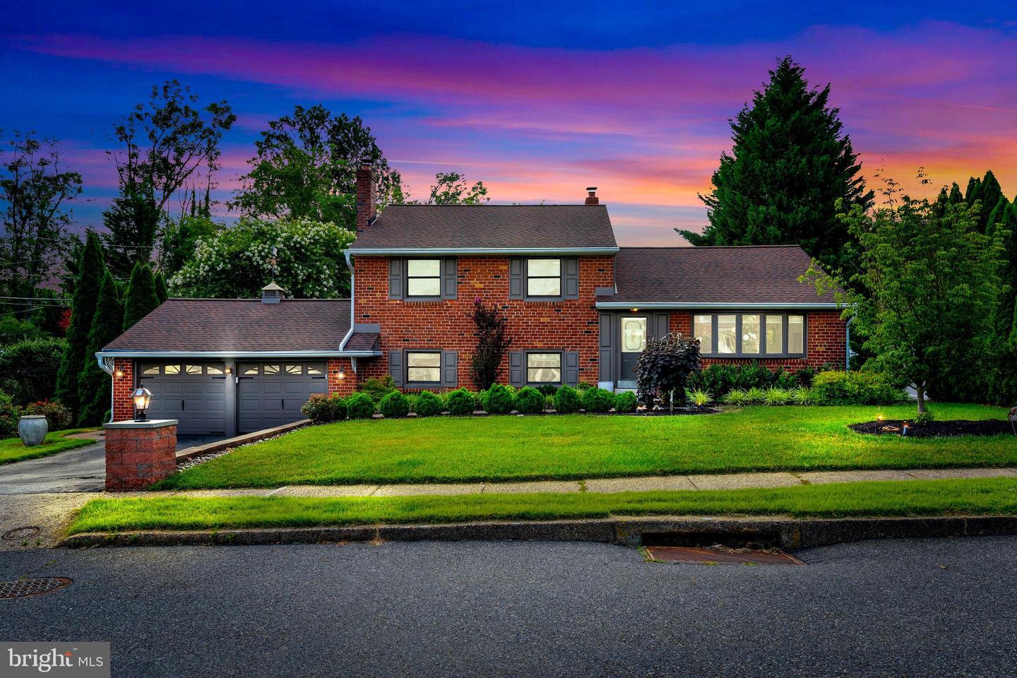 609 Hillside Avenue