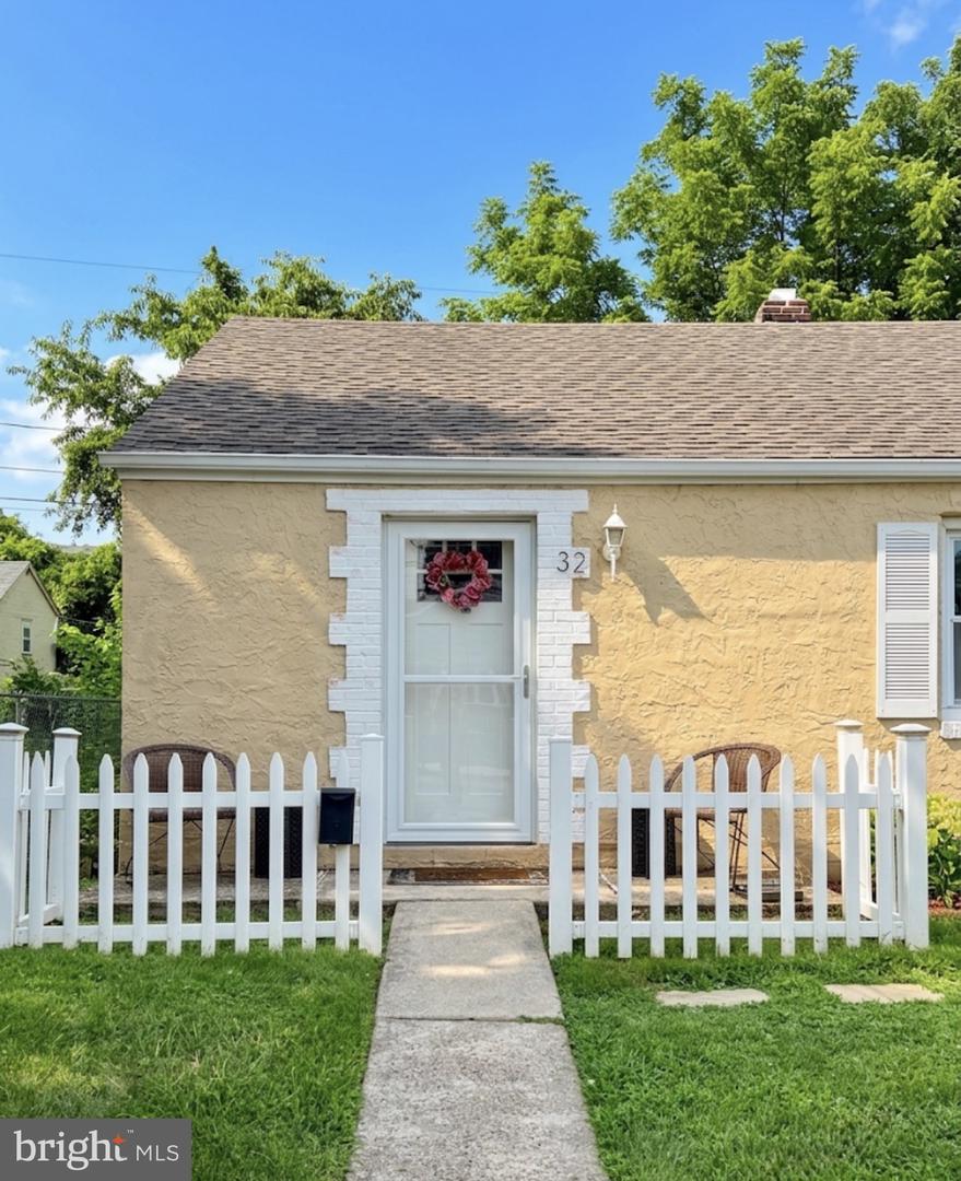 32 Scarlet Avenue