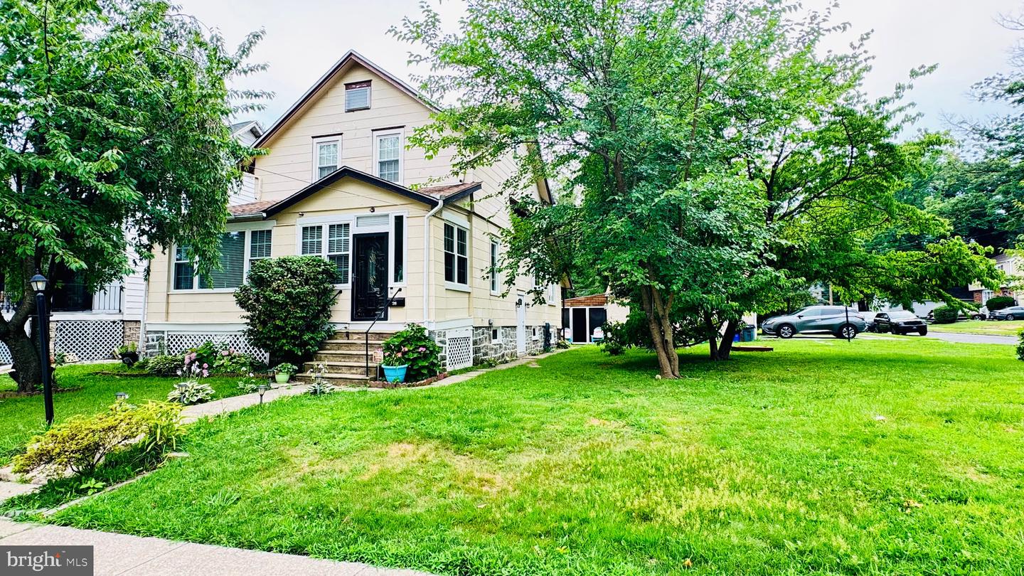 28 S Elm Avenue