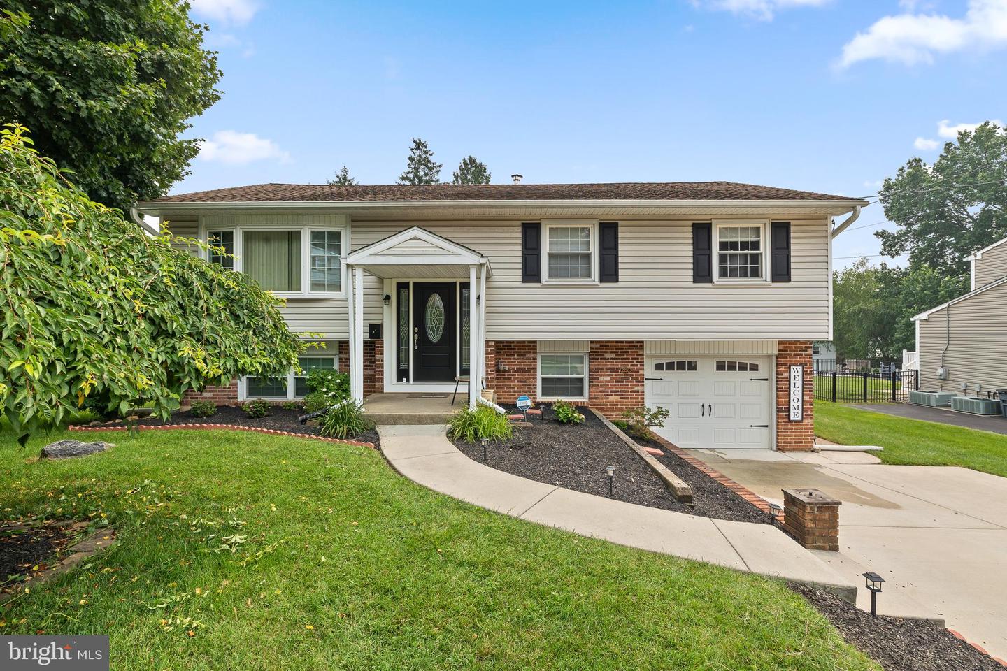 2255 Hillside Lane, Aston