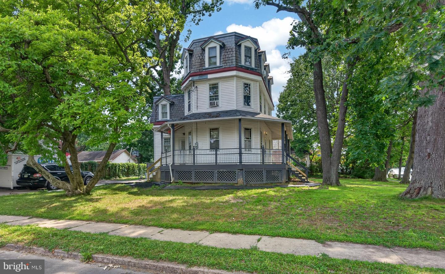 900 Andrews Avenue
