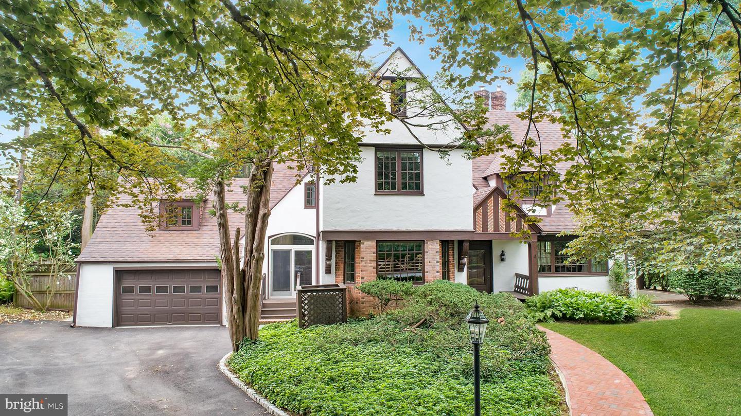 556 Saint Davids Avenue