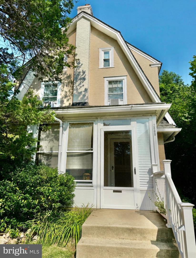 2009 Laurel Road