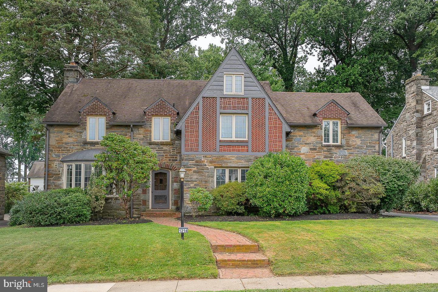 1216 Lindale Avenue, Drexel Hill