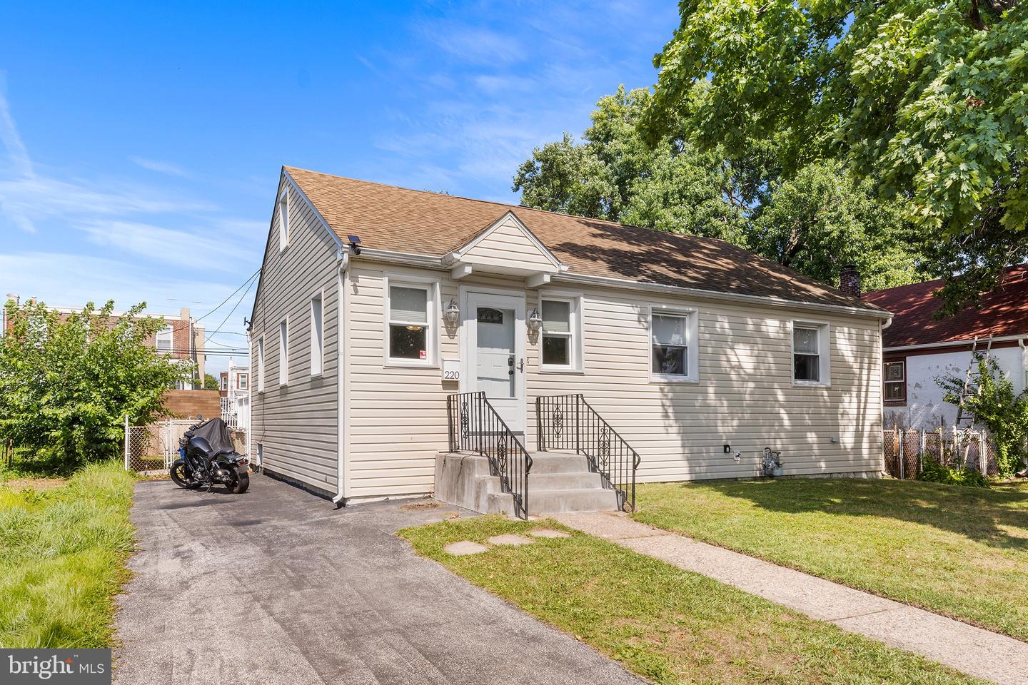 220 Norwood Avenue