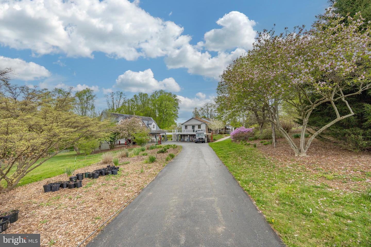 1739 N Middletown Road
