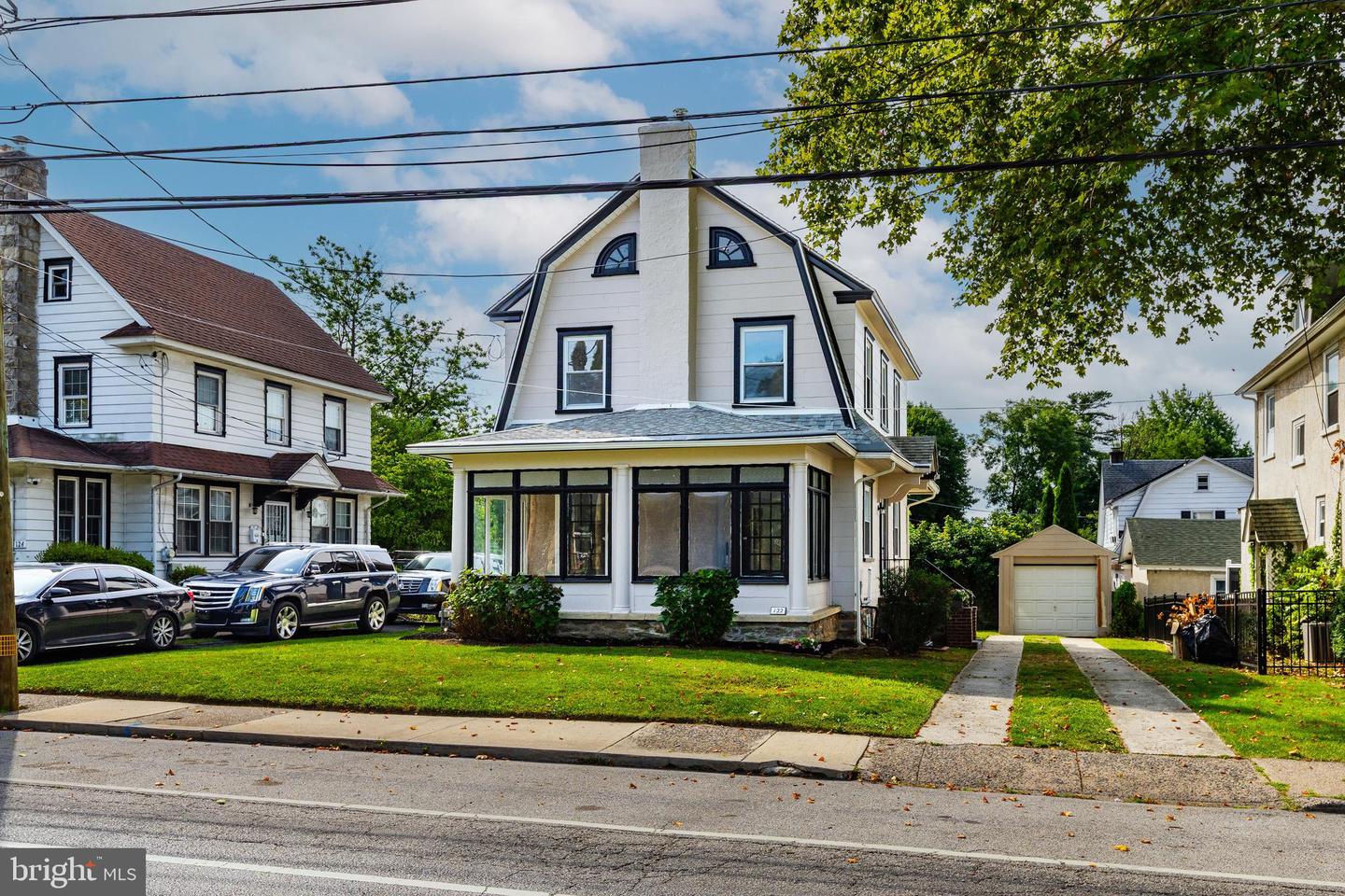 122 E Plumstead Avenue