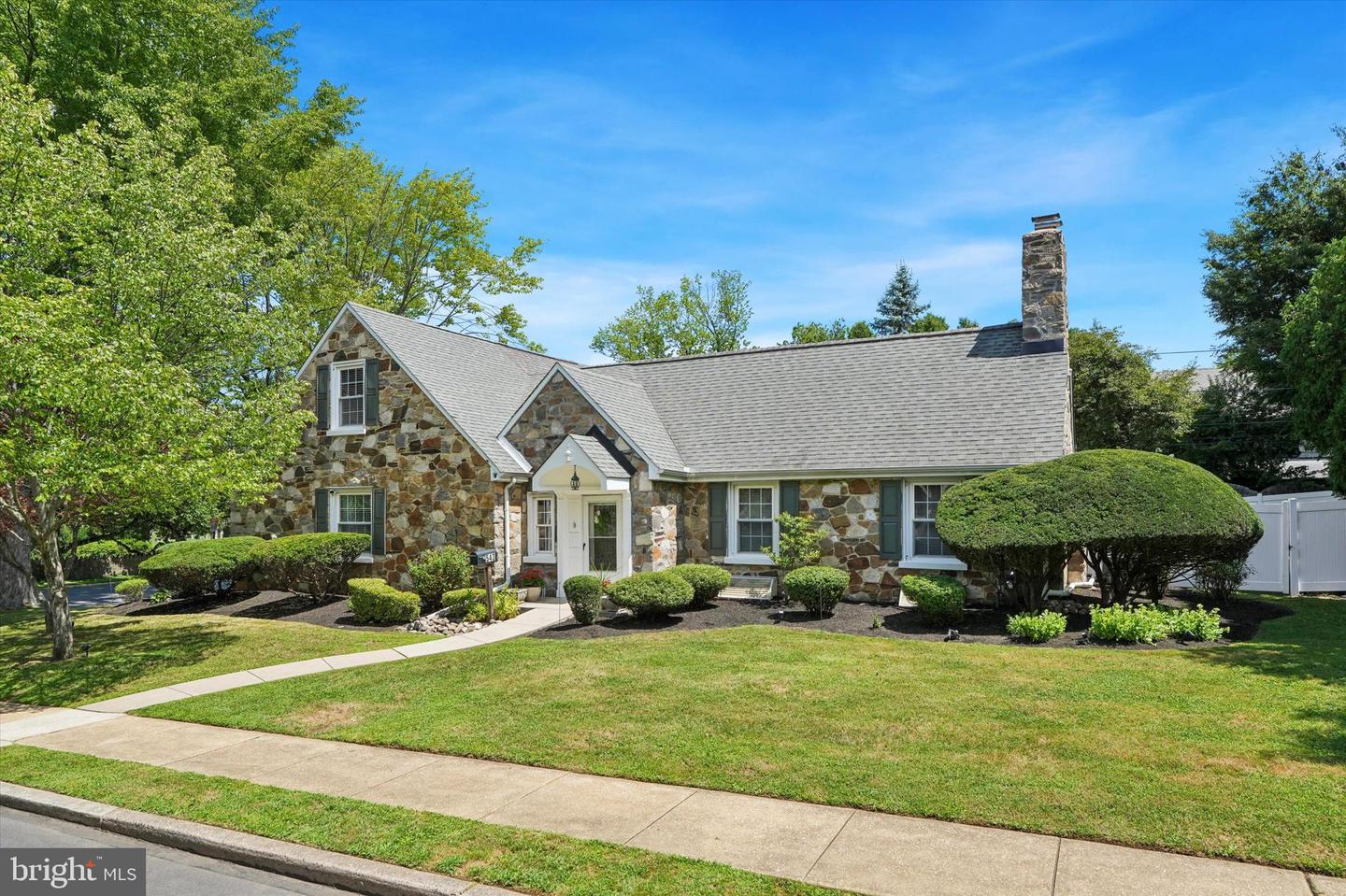 543 Kenwood Road