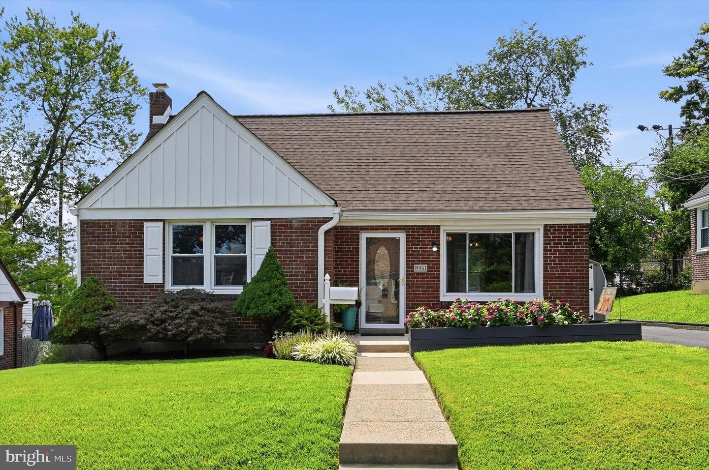 1224 Old Lane