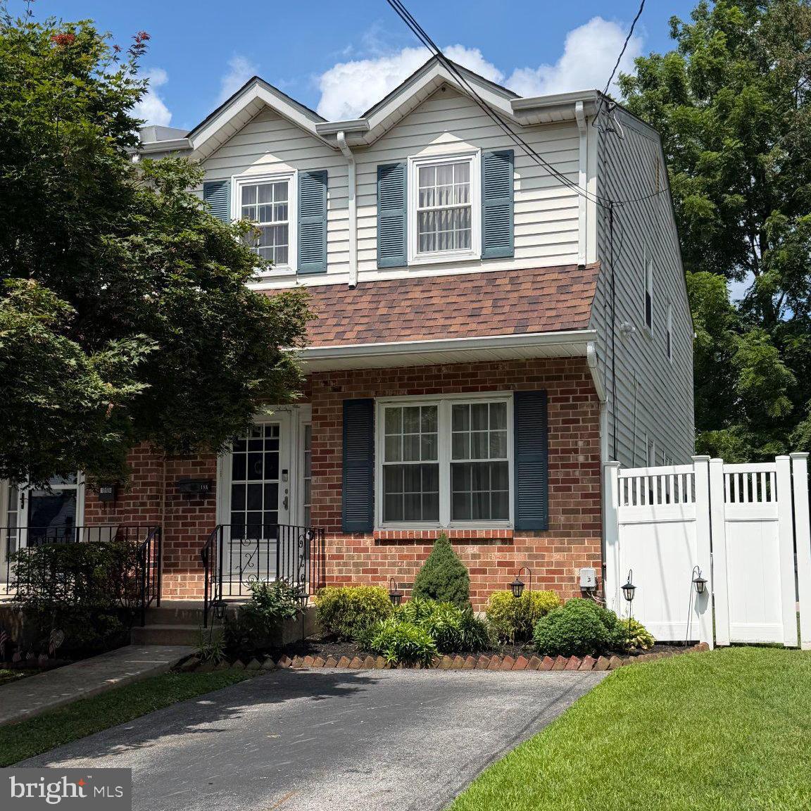 18a W Mercer Avenue