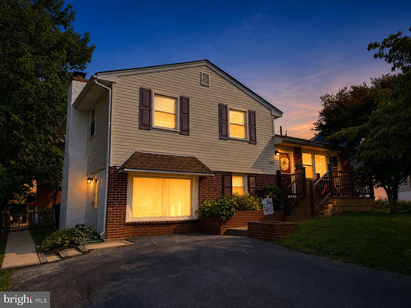 321 Summit Road