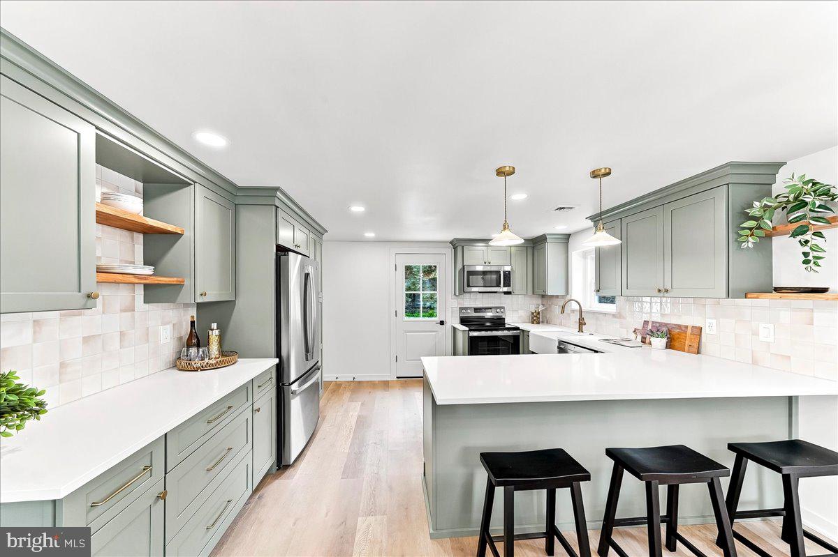 125 S Sproul Road