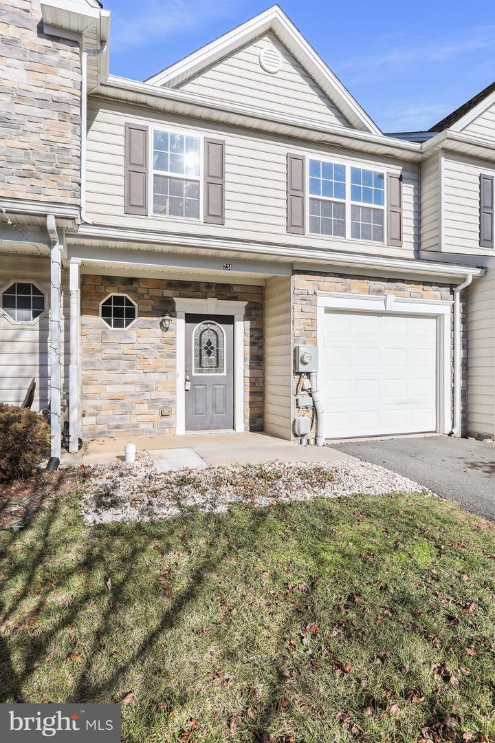 234 Whitley Drive, Chambersburg