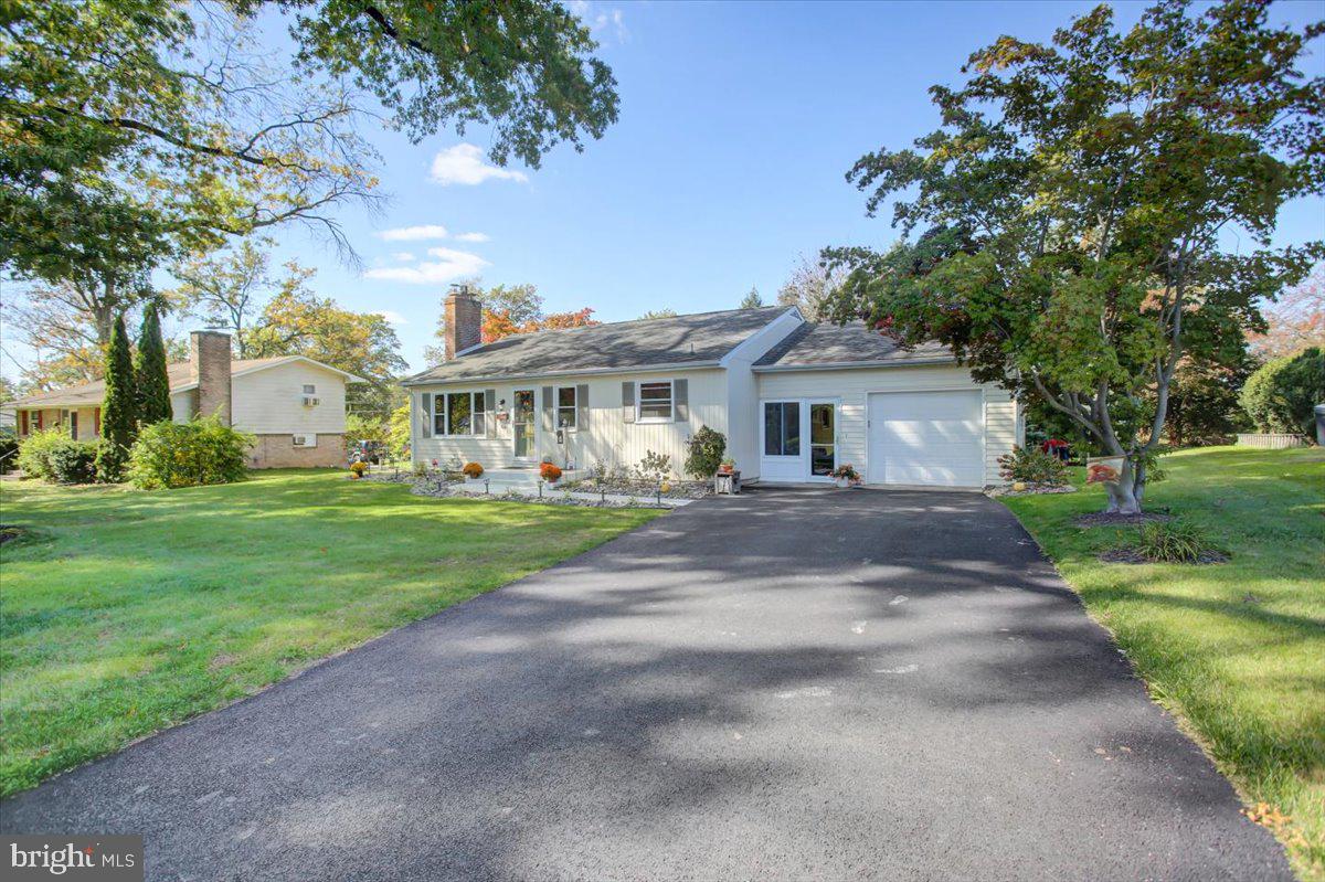 402 Lurgan Avenue, Shippensburg