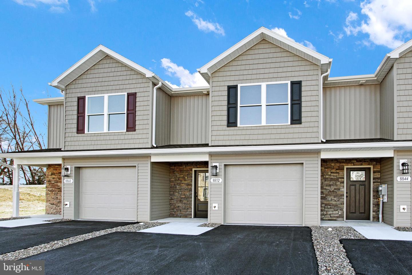 8852 Hillside Way, Waynesboro