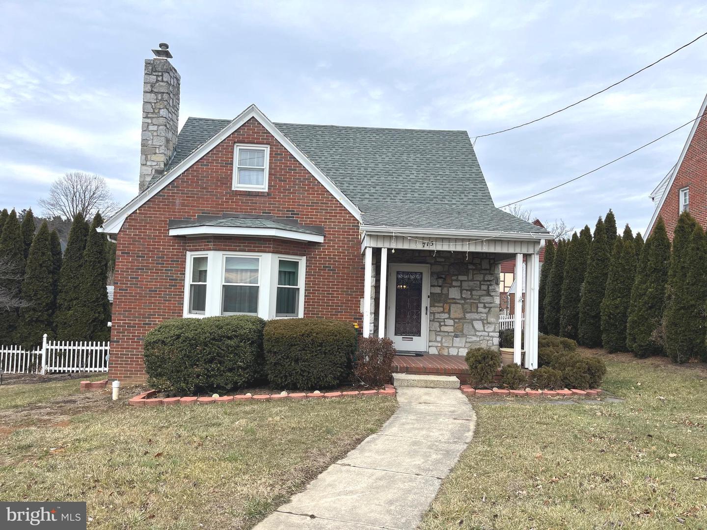 715 Main Street, Waynesboro